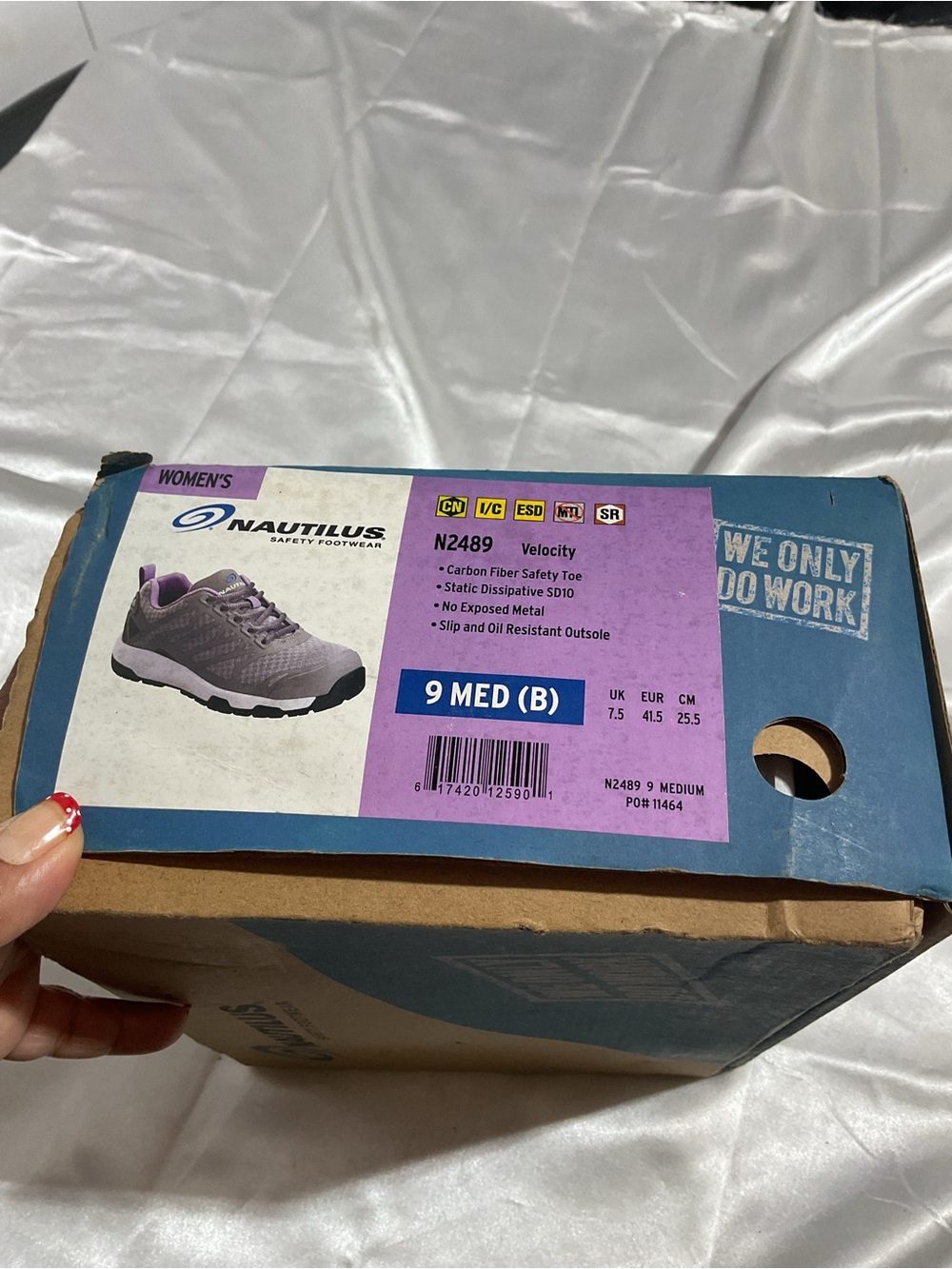 Nautilus Women’s Velocity Safety Shoe - Lavender/Gray It needs a shoelace.